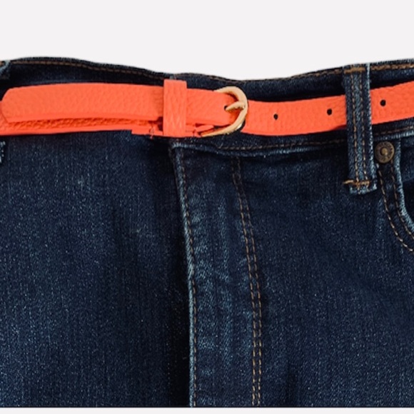 1/2” TEXTURED RED SKINNY BELT - Picture 6 of 12